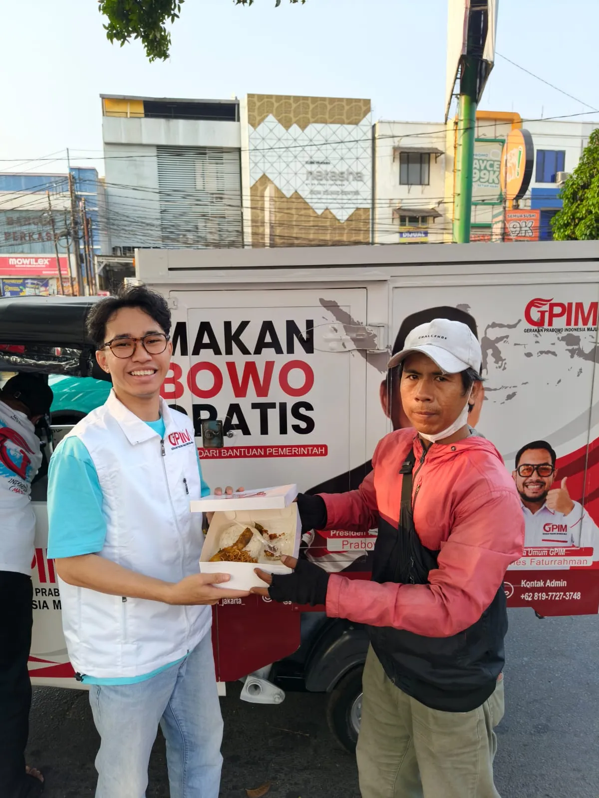 Dokumentasi Program Makan Bowo Gratis (MBG) – Jalan Alternatif Cibubur | 14 Agustus 2026